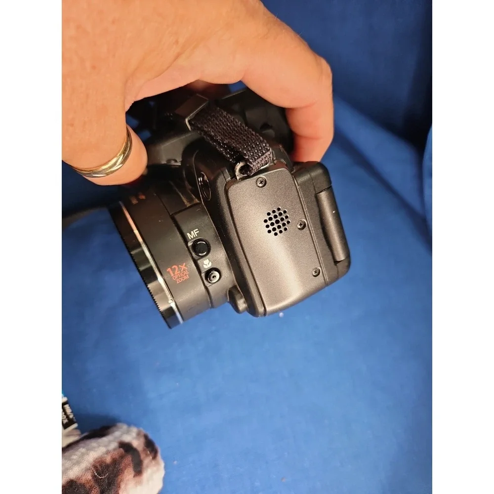 Canon PowerShot S5IS Digital 8.0 MP Camera S5 IS Tested w/Memory Card & Case